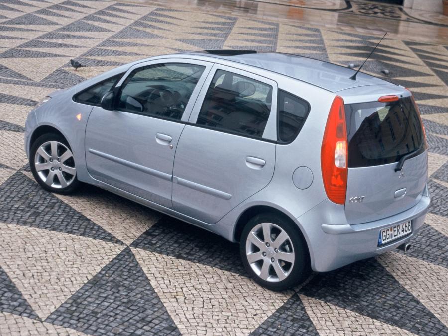  Mitsubishi Colt 5-Door 2004 года  (фото 14 из 29)